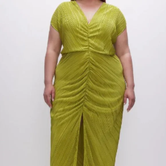 Good American Always Fits Plisse Maxi Dress